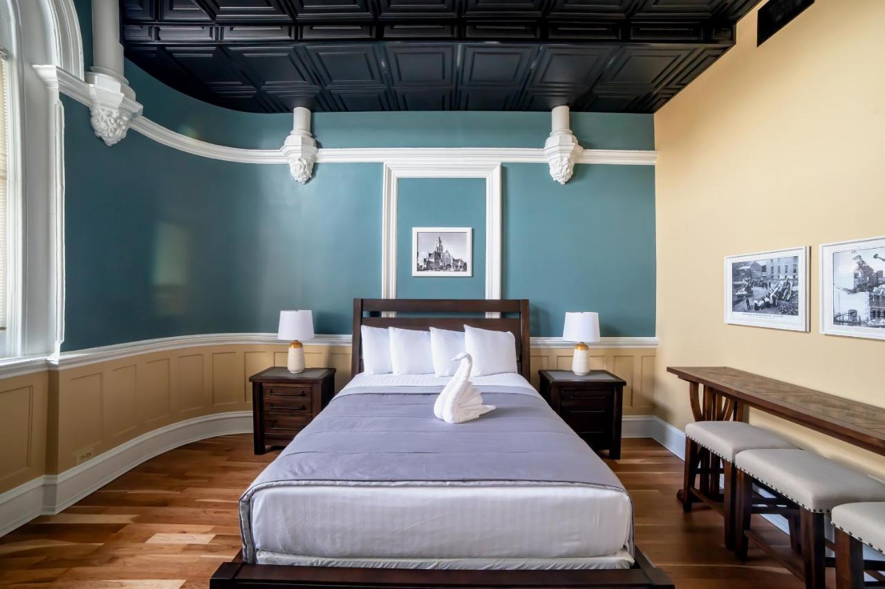 Hall Grand Hotel
